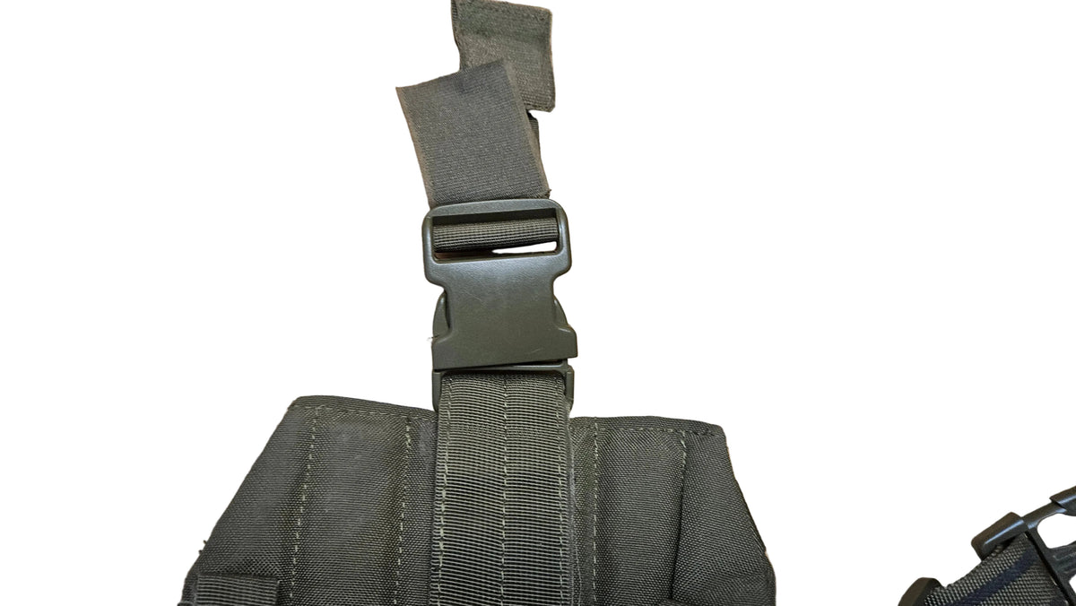 Condor MOLLE Drop Leg Panel w/Condor Tactical Open Top Triple AR15 / M4 / M16 / 5.56 NATO Magazine Pouch